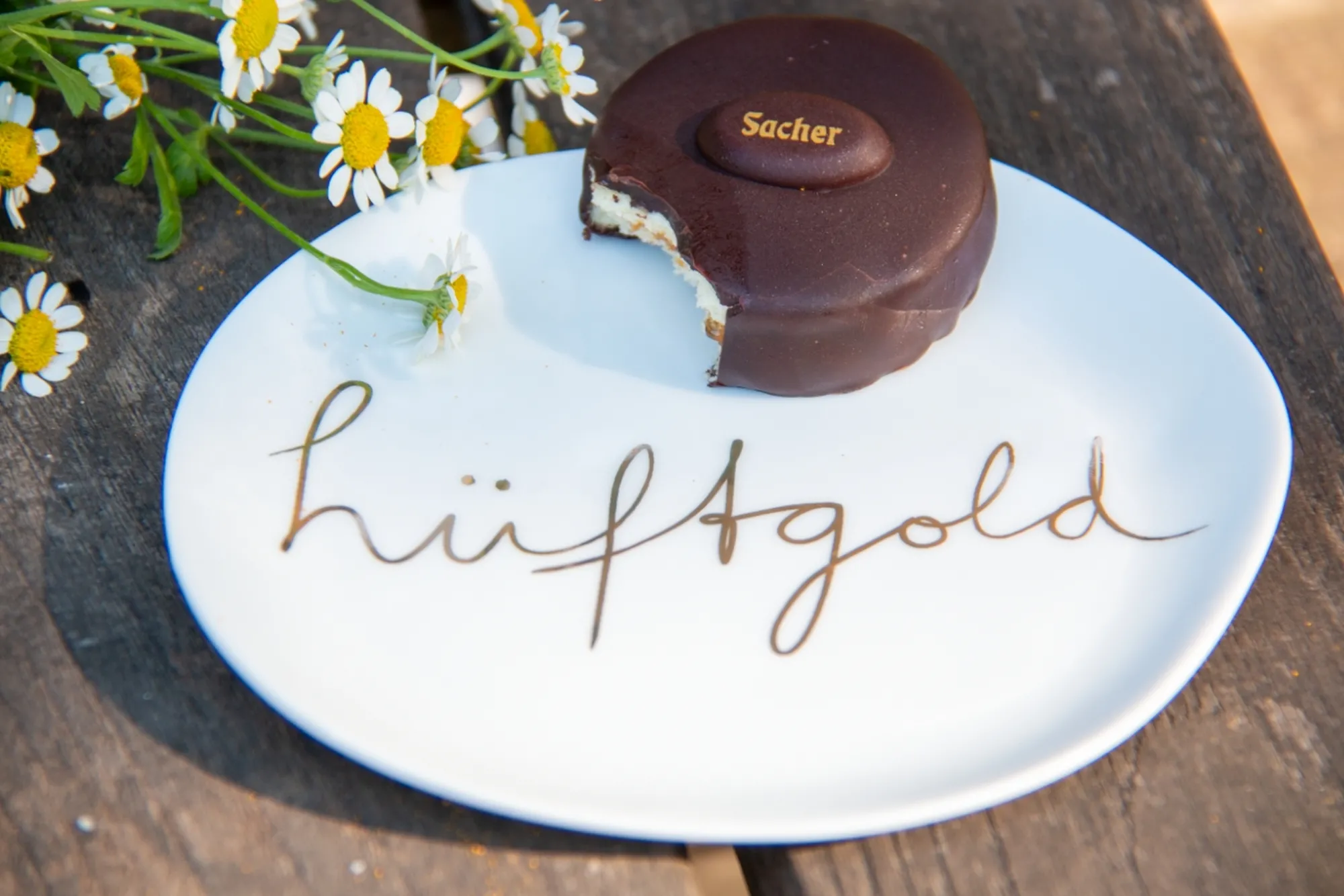 Räder Design - Teller "Hüftgold"