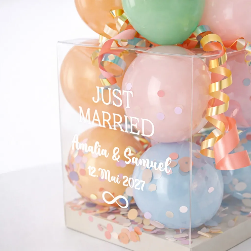 hochzeitsgeschenk, ballons, konfetti, glasvitrine, just married