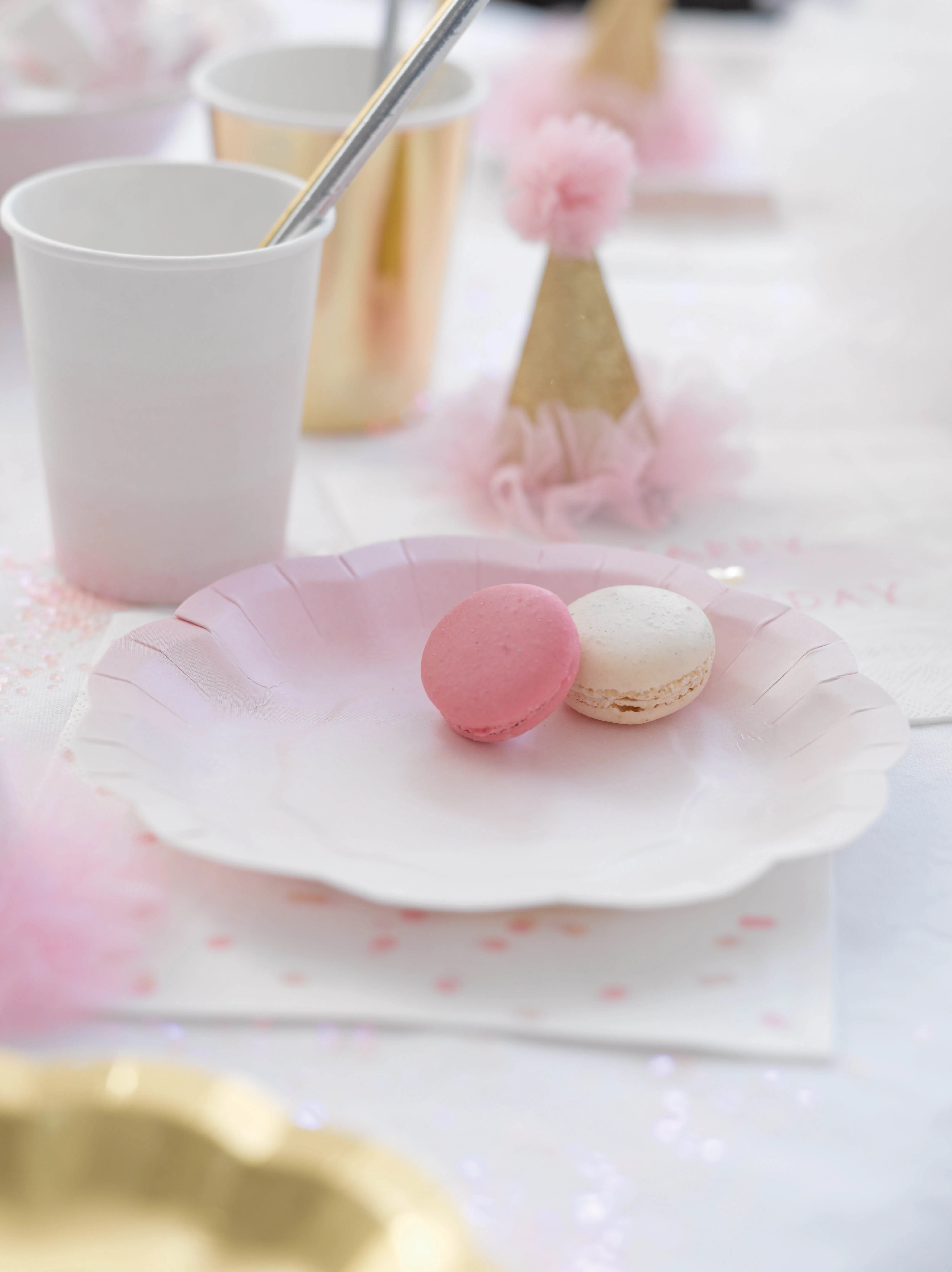 Wir lieben Rosa - 12 Pappbecher Gold & Rosa