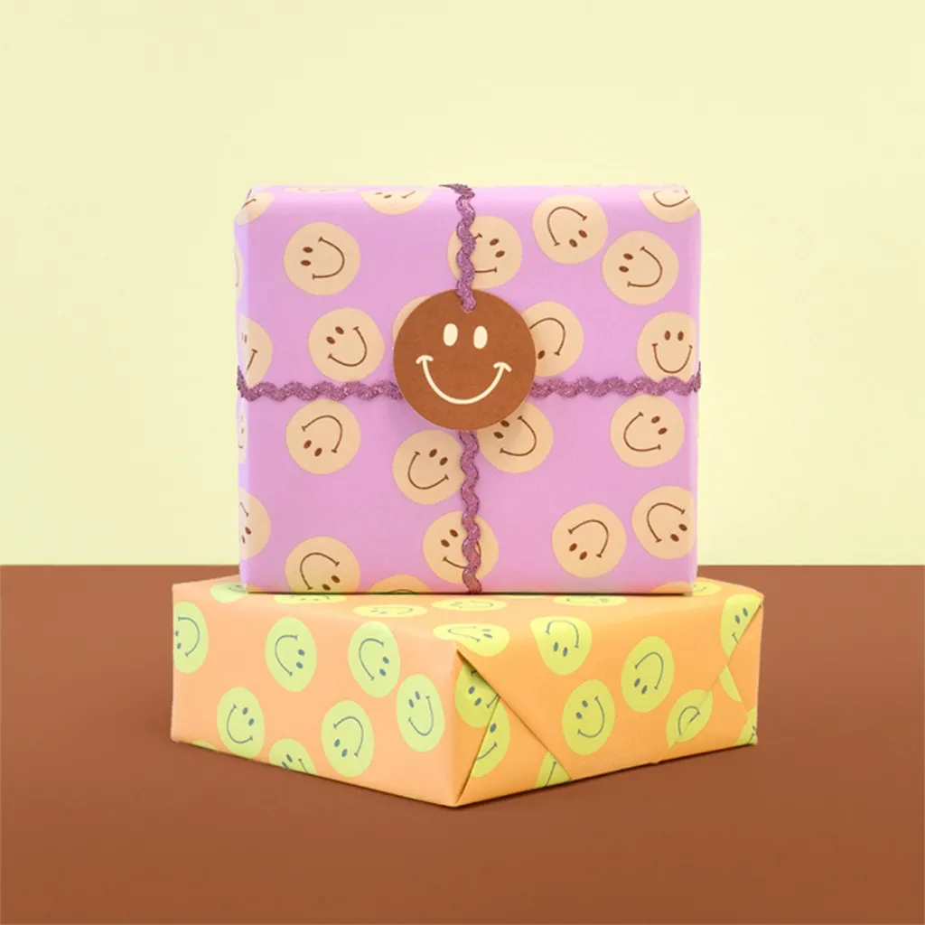 Geschenkverpackung, Geschenkpaket, Smiley Muster, Paketband, Kasten-Verpackung
