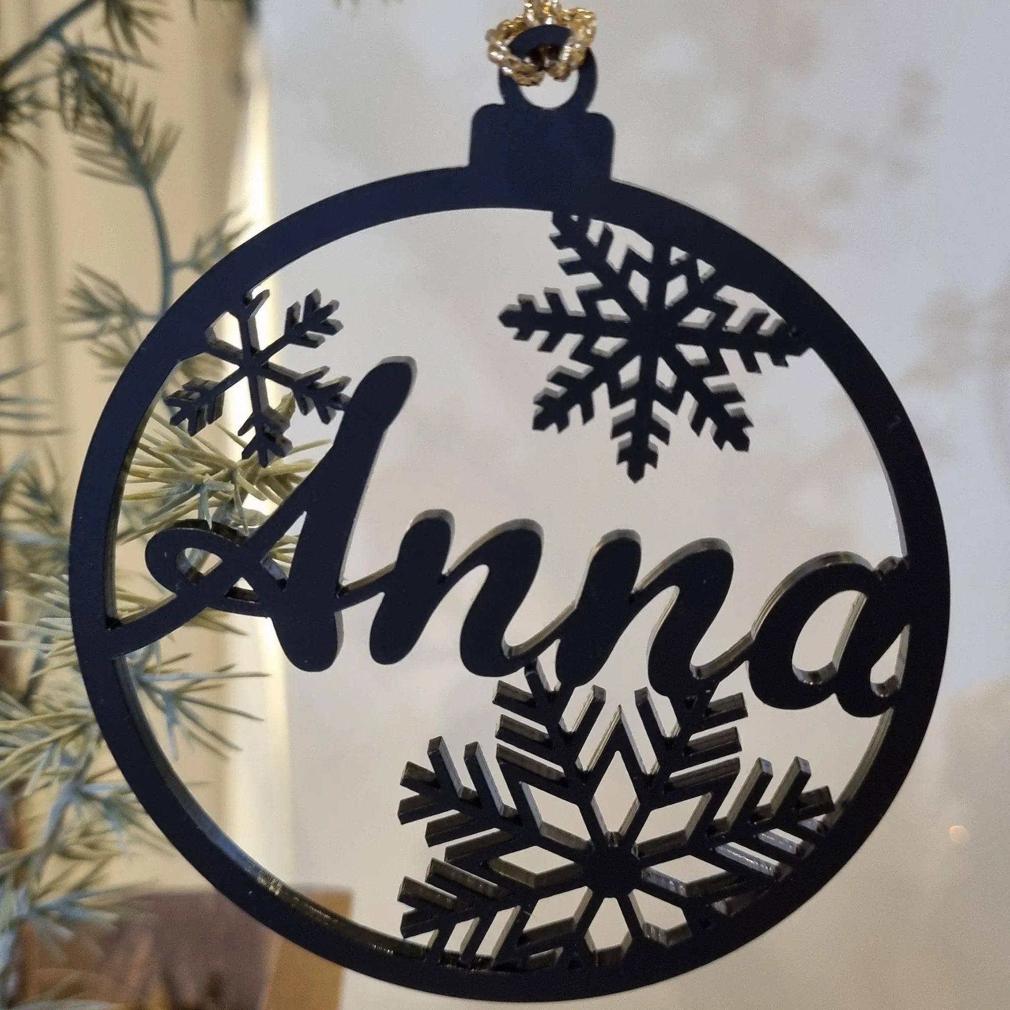 Geschenkanhänger Baumkugel "Name" aus Acryl Schwarz