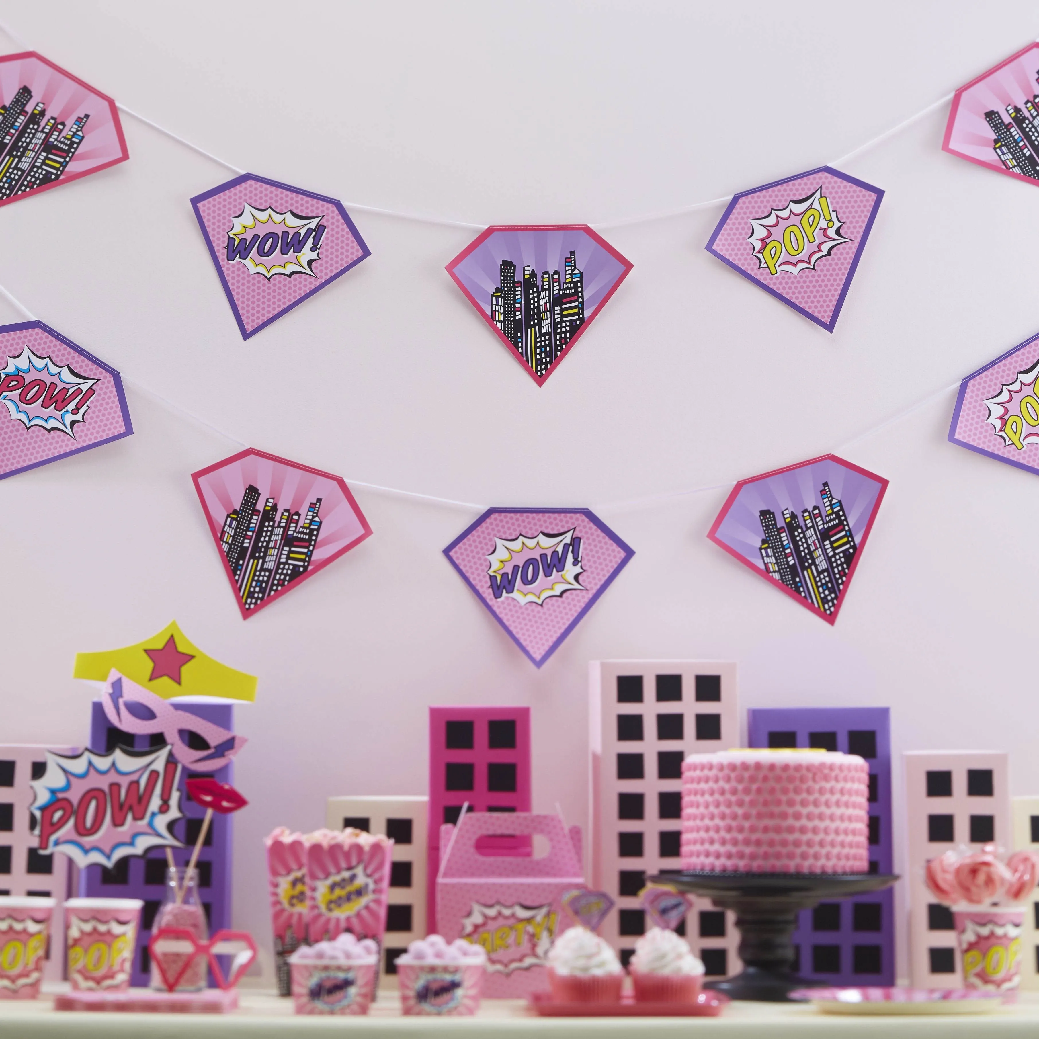 Pop Art Superhero Party Pink - Papiergirlande