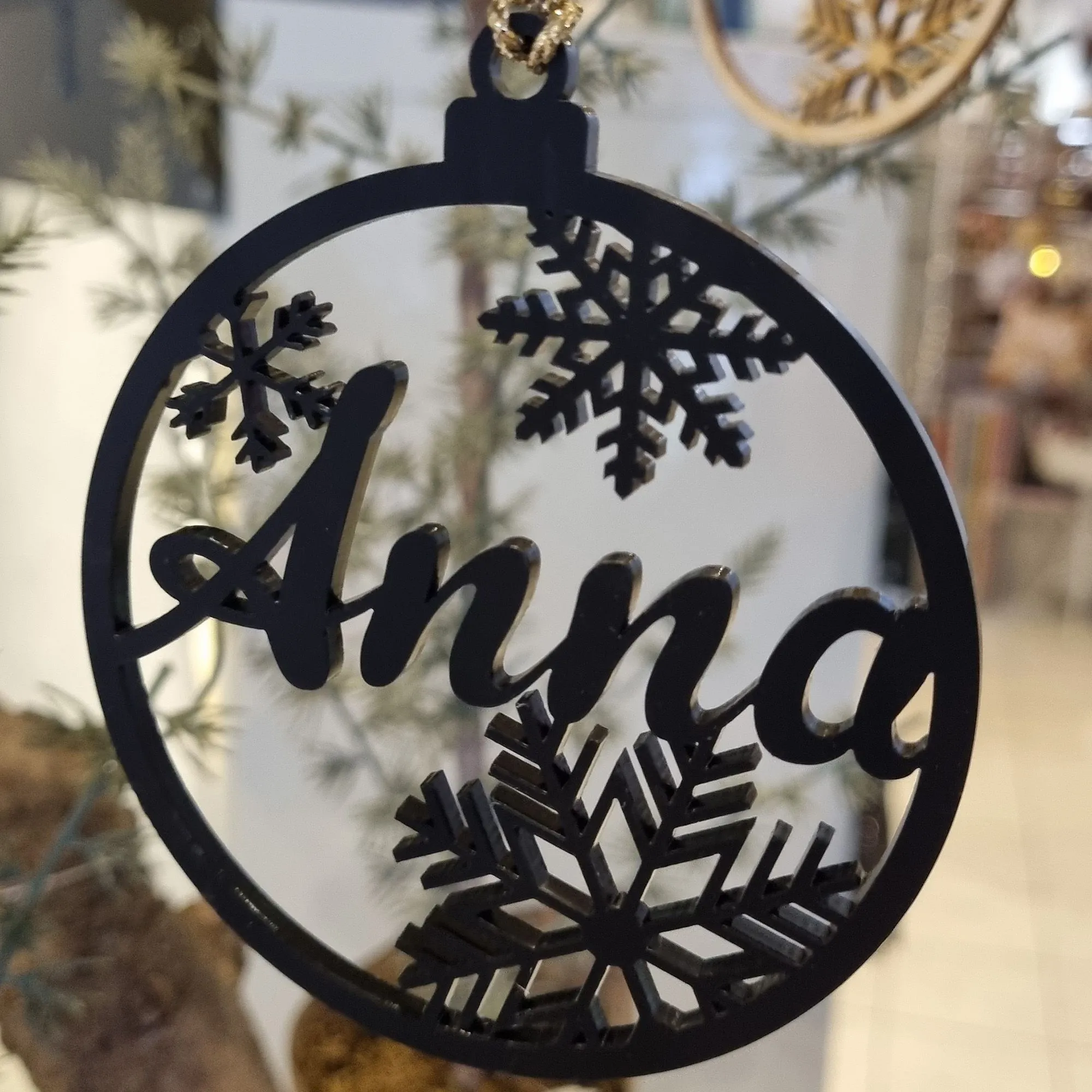 Geschenkanhänger Baumkugel "Name" aus Acryl Schwarz