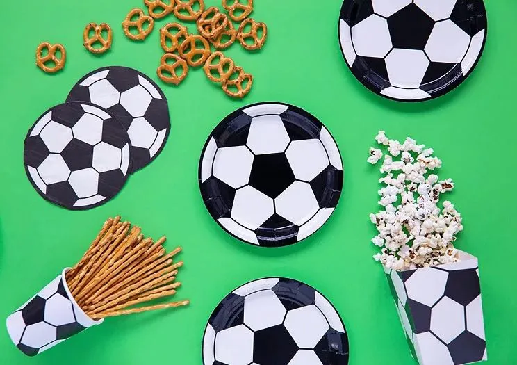 6 Pappteller "Fußball"