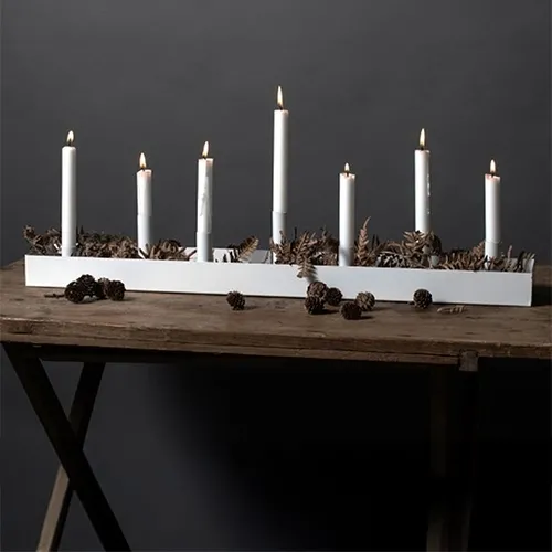 Adventskranz, Kerzenhalter, Weihnachtsdeko, Tannenzapfen, Holztisch