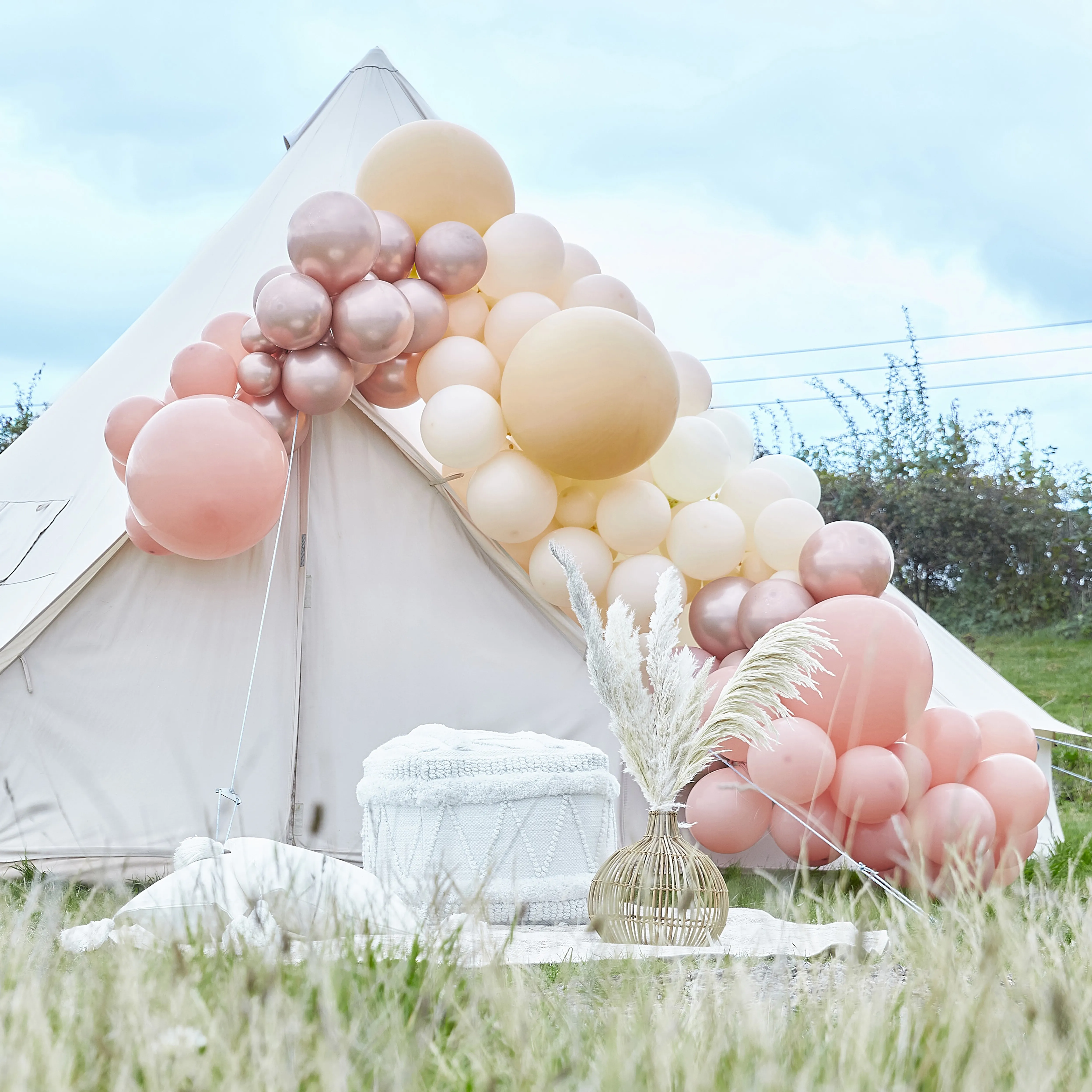 Große DIY Ballongirlande zum Selberbauen - Nude/Roségold