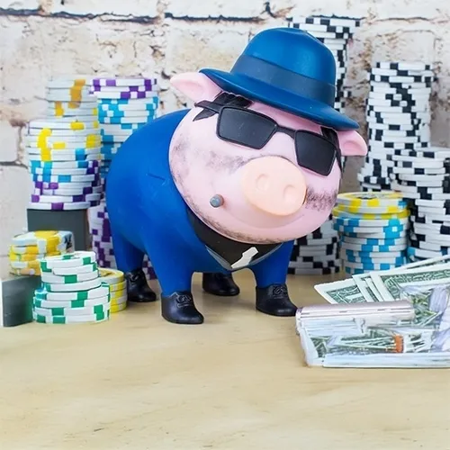 Schwein, Geld, Pokerchips, Geldscheine, Sparschwein