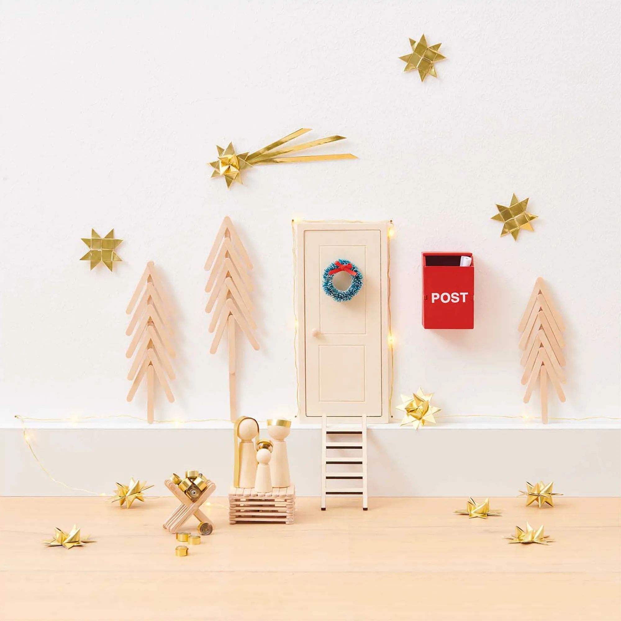 Miniatur "Briefkasten mit Zeitung" für die Wichteltür
